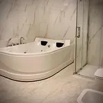 Lägenhet Ippolita Palace Luxury