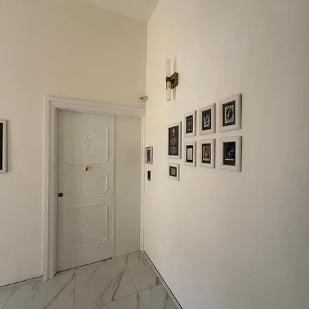 Ippolita Palace Luxury Apartamento *