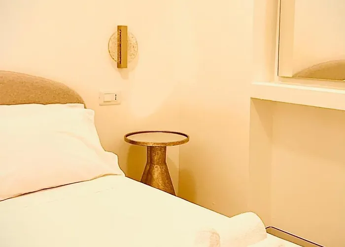 Ippolita Palace דירה *